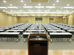 大会議室（収容人数144名　2名掛け）画像1