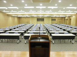大会議室(収容人数144名 2名掛け)画像1