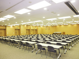 大会議室(収容人数144名 2名掛け)画像2