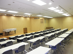 中会議室A(収容人数48名 2名掛け)画像2