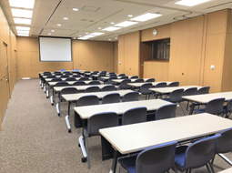 中会議室B(収容人数60名 3名掛け)画像2