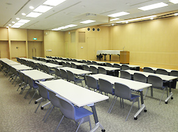 中会議室A(収容人数72名 3名掛け)画像1